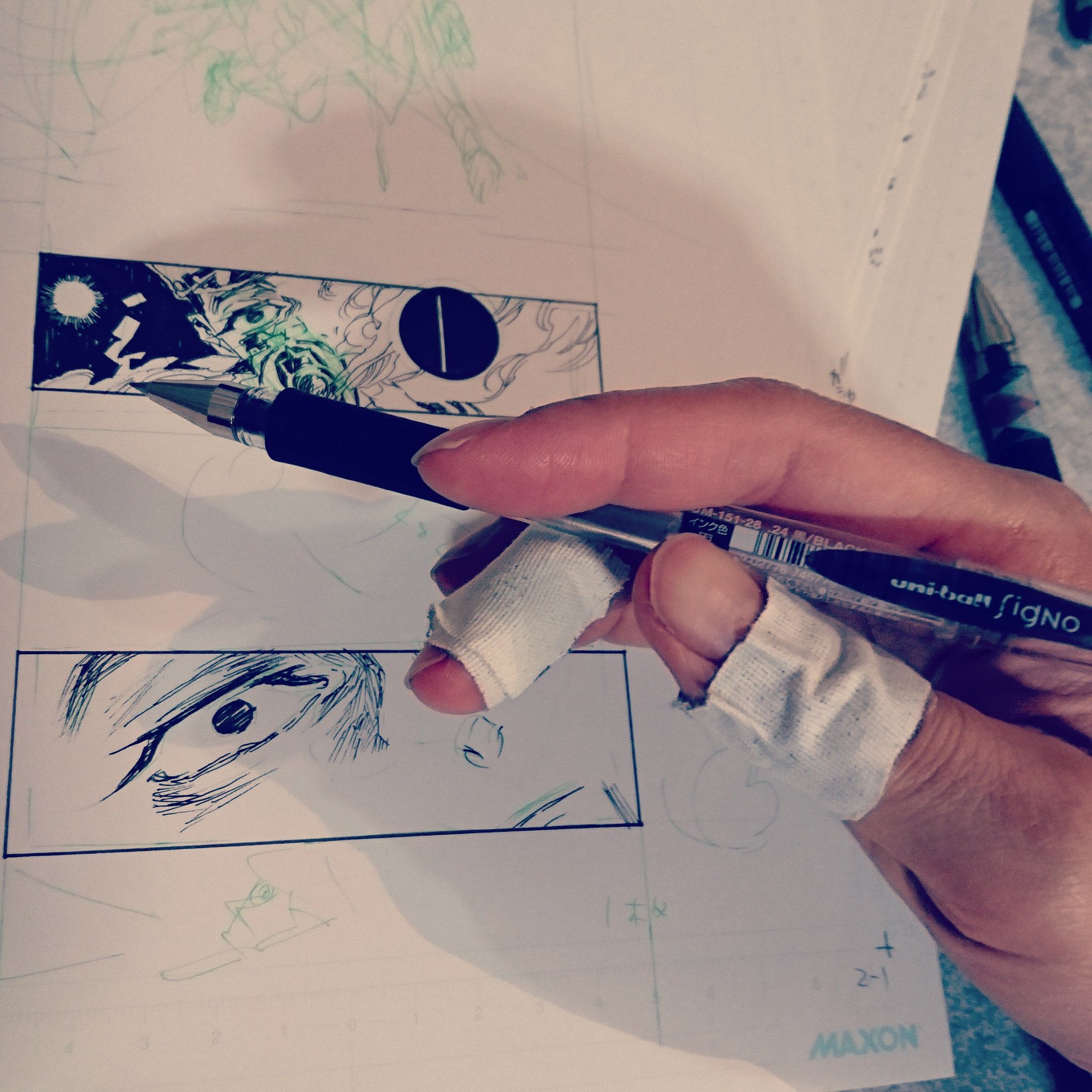佐口 想 على تويتر 漫画のペン入れ時は ペンだこに絆創膏はるとだいぶ指が楽なのでオススメしたい 今日 絆創膏切れかけててテーピング 巻いてみたら関節曲がらなくてテーピングの威力体感してしまった 写真後即剥がしてた 佐口 想 على تويتر 漫画のペン入れ時は ペンだこに絆創膏はるとだいぶ指が楽なのでオススメしたい 今日 絆創膏切れかけててテーピング 巻いてみたら関節曲がらなくてテーピングの威力体感してしまった 写真後即剥がしてた