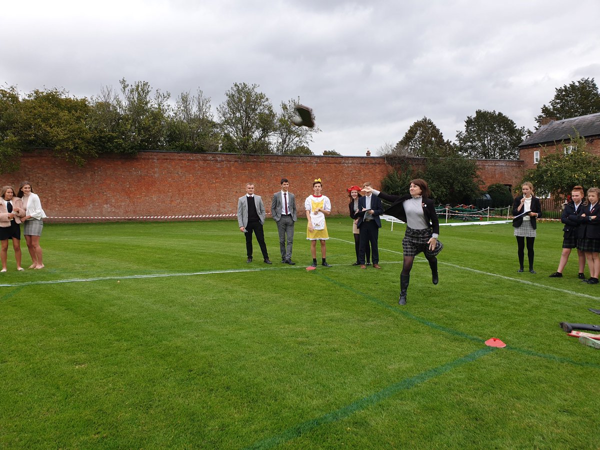 benethousepc's tweet photo. The Benet Troops came and gave it their all at Welly Wanging today for @MarysMeals https://t.co/bVCjLYJtqv