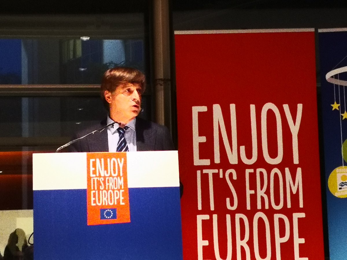 FruitvegEUROPE's tweet photo. 📢Quel avenir pour la #BananeEuropéenne🍌🇪🇺 ?
Excellent débat des producteurs de bananes européens (#APEB #UGPBAN #ASPROCAN #GESBA) &amp; @cmonteiroaguiar @JFLopezAguilar @Cebalmi @Trade_EU  au @Europarl_EN.

@FruitvegEUROPE: Soutenons nos producteurs🇪🇺🍌‼️

We ❤️🇪🇺 #Agriculture 🍌🍌 https://t.co/0esOmZCAFF
