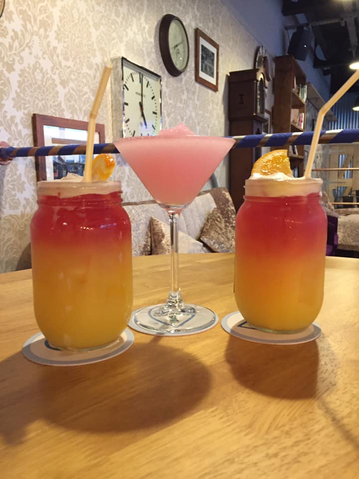 Cocktails at The Clockwork Tavern? Why not!🍹