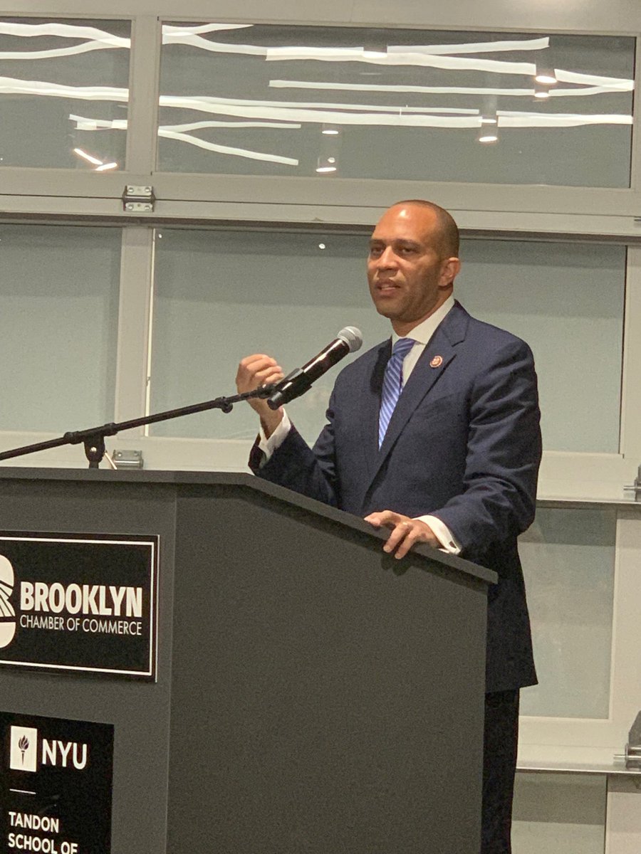 Congressman Jeffries at the Brooklyn Chamber talking about workforce development ⁦<a href="/BrooklynSavvy/">Brooklyn Savvy</a>⁩ teaching us civics around co equal branches of government
