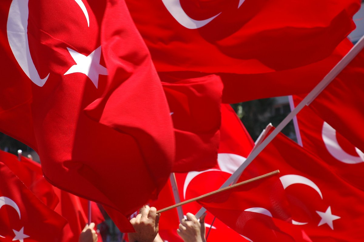 Een Kamermeerderheid vraagt vandaag op initiatief van de 
ChristenUnie om gerichte sancties, het stopzetten van alle wapenleveranties en om het stopzetten van de Europese geldstroom rondom de toetreding van Turkije tot de EU.
christenunie.nl/blog/2019/10/1…