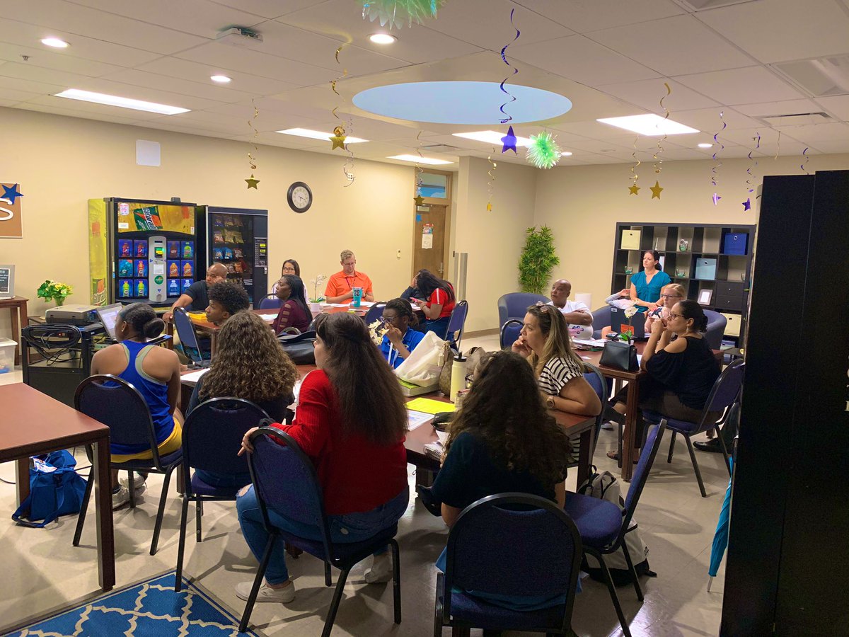 Here are some pictures from our meeting the other day. We are so happy about the turn out and feedback we got from everybody who attended:) This year is going to be a good one! @MrQuinnJHS <a href="/tampajhs/">TampaJHS</a> @full_sparks @MsCDiehl