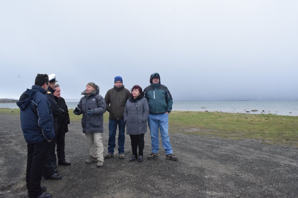 La Gobernadora <a href="/Anita_Mayorga/">Ana Mayorga</a> tras diversas reuniones, gestiones y esfuerzos, esta mañana realizó una visita a la zona del aparcadero provisorio para camiones de carga mayor, una necesidad constante, e incluso un tema que causaba malestar en los vecinos. #ChileEnMarcha