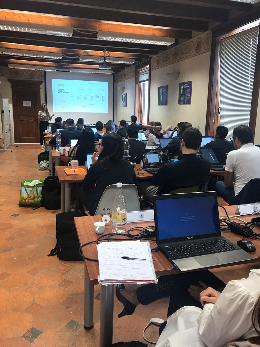 dreamer_lab's tweet photo. Insieme a @CeciliaMolecola e @AndreuzziA siamo alla @DUniversitas per raccontare le soluzioni #IoT e #Scrum di #AlkemyLab : metodologia, ruoli e progettazione #Agile insieme agli studenti del Master in Digital Transformation #dreamer https://t.co/DNHfe1lEAR