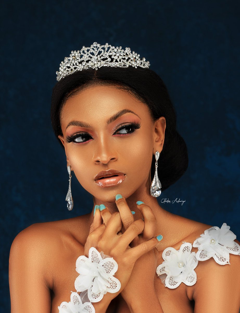 Olaitanadewuyi3's tweet photo. BRIDAL PRINCESS
.
.
.
Model @adeherself
Makeup @ella__donatella
Hair @solange.br_stores
Photography @olaitanadewuyi
.
.
#editorialshoot #studioglam #Photography #photolovers #vogueeko #voguemagazine #classymodel #aesthetics #54artistry #BETair #zaroncosmetics #salesofhighest https://t.co/KKOCcllB16