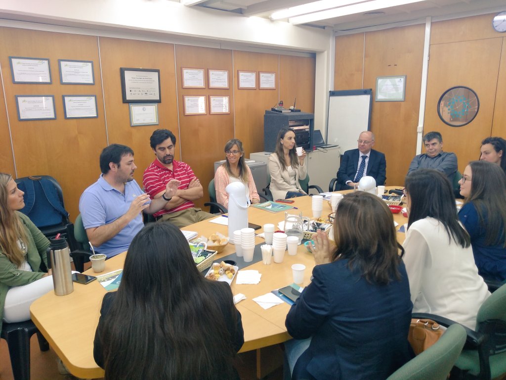 PTLCSAPEM's tweet photo. #PTLC
El objetivo es intercambiar experiencias con empresas exportadoras del @PTLCSAPEM y conocer las instalaciones. Acompañan Soledad Lopez Cuesta, Florencia Terentino de @VinculacionUNL y María Eugenia Basualdo de @FCJS_UNL. Están presentes #ingeap #novartek y @Lipomize https://t.co/Z3bvGBdA8u