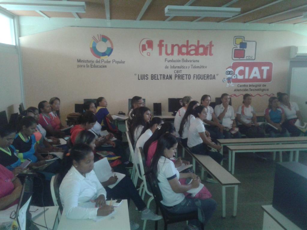 jpcbit_trujillo's tweet photo. @RCcbit_trujillo @SaIaTrujillo Socializacion Planificación Educ. Preescolar y Primaria Circuito 1,2,7 Mcpio Candelaria Trujillo. https://t.co/vfvzflf6e9
