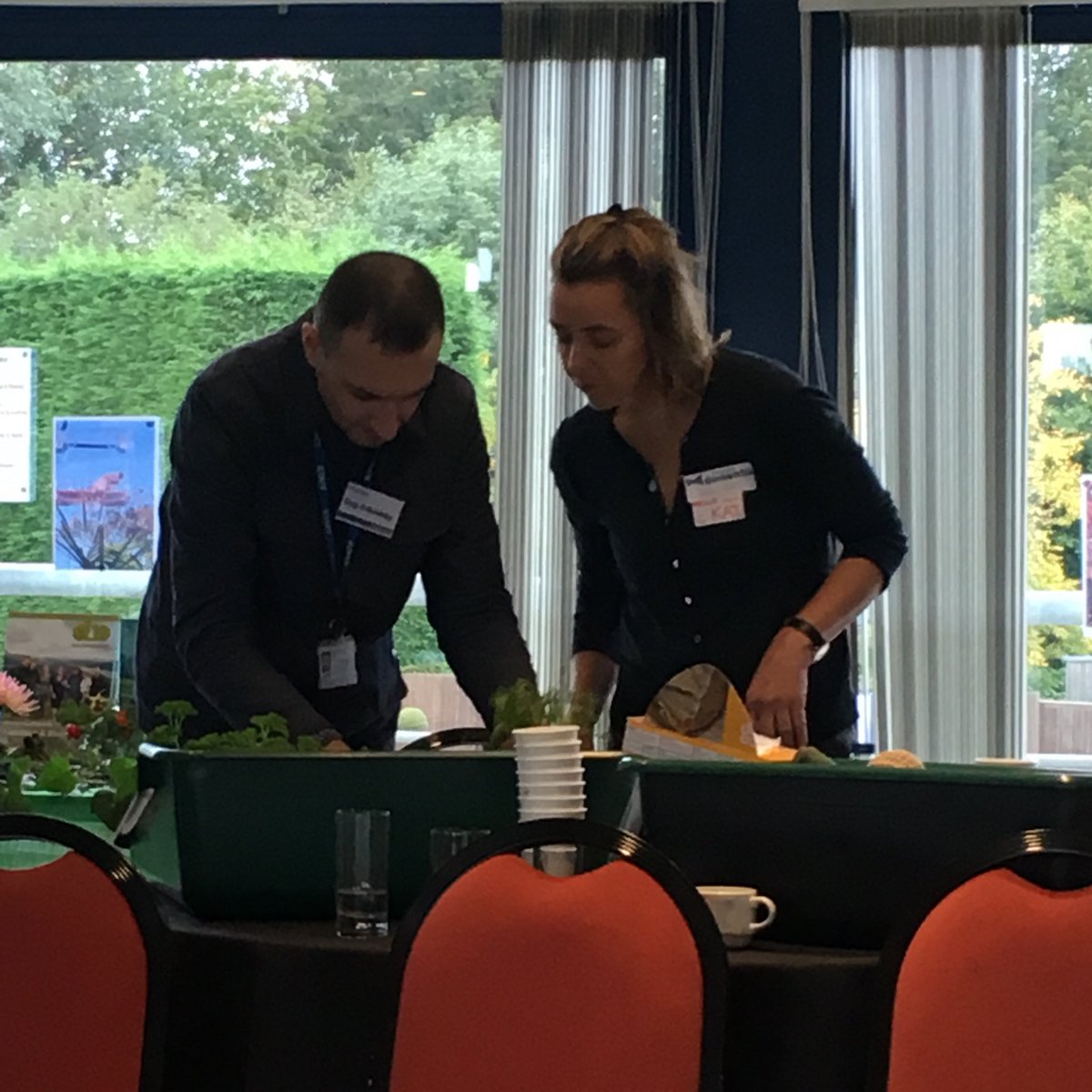 ⁦<a href="/TrentDementia/">TrentDementia</a>⁩ ⁦<a href="/DementiaAdv/">Dementia Adventure</a>⁩ ⁦@TomDening⁩ ⁦@janerowley02⁩ Potting herbs...what a wonderful end to a great day