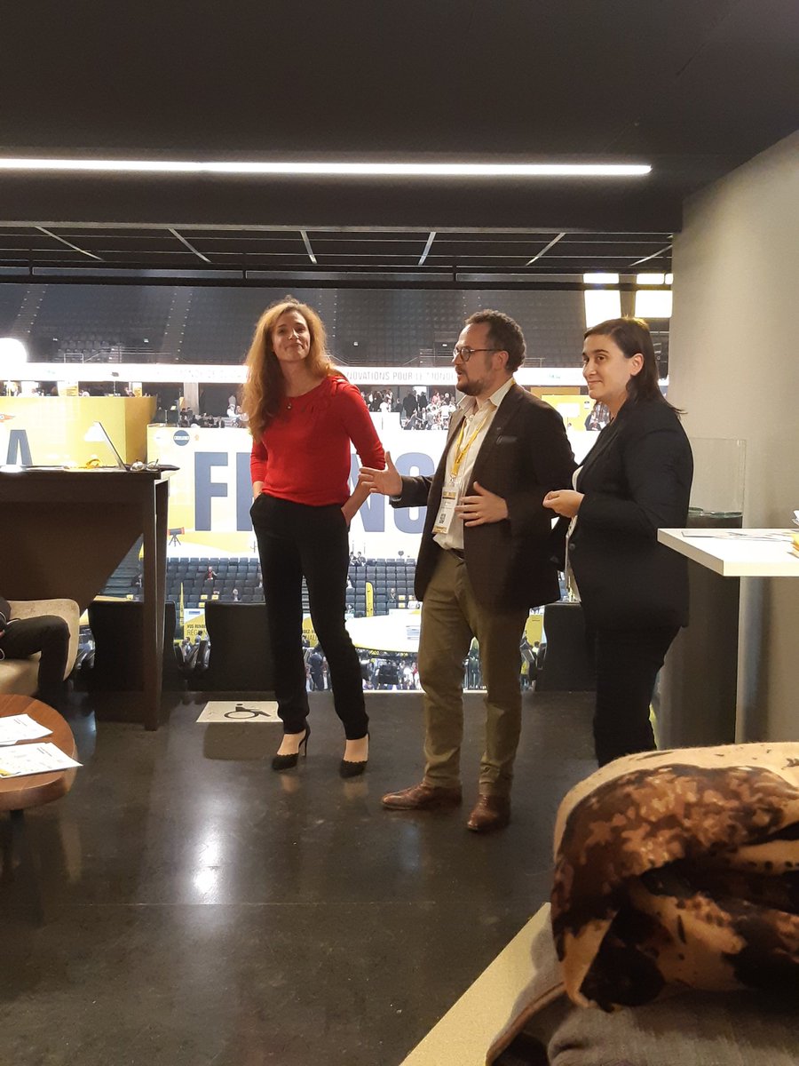 Live 🔴 
Master class <a href="/Bpifrance/">Bpifrance</a> #InnoGeneration
➟ Comment sécuriser vos contrats exports ? 
Pendant l'exécution du contrat :
▪️Négociation des termes du contrat
▪️Sécuriser l'interruption du contrat 

cc <a href="/davidavram92/">David Avram</a>
#Export #Fives #contrats #tips