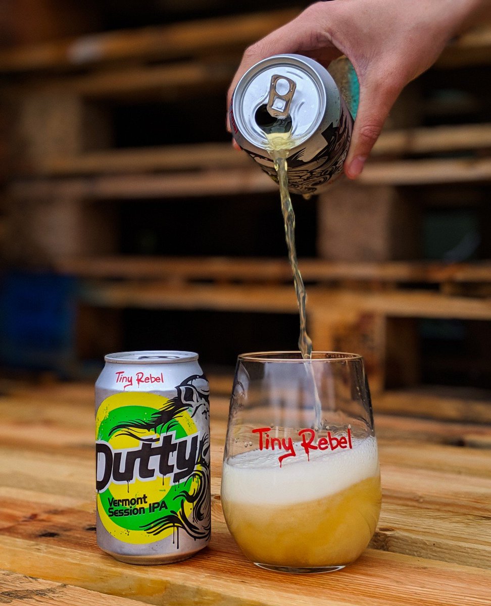 tinyrebelbrewco's tweet photo. Keep pouring please...

#tinyrebel #thirstythursday #craftbeer #craftbeerculture #craftbeerlovers #IPA #IPAlovers #vermontIPA https://t.co/79AWWMcIz0
