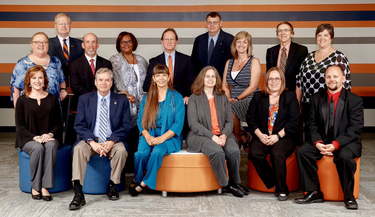 singintnprof's tweet photo. CHECK OUT our new Comm Dept family photo. I’m blessed to work with these talented, dedicated faculty and staff members every day. #beCommproud #beUTMproud https://t.co/tnXwT0ZoSt