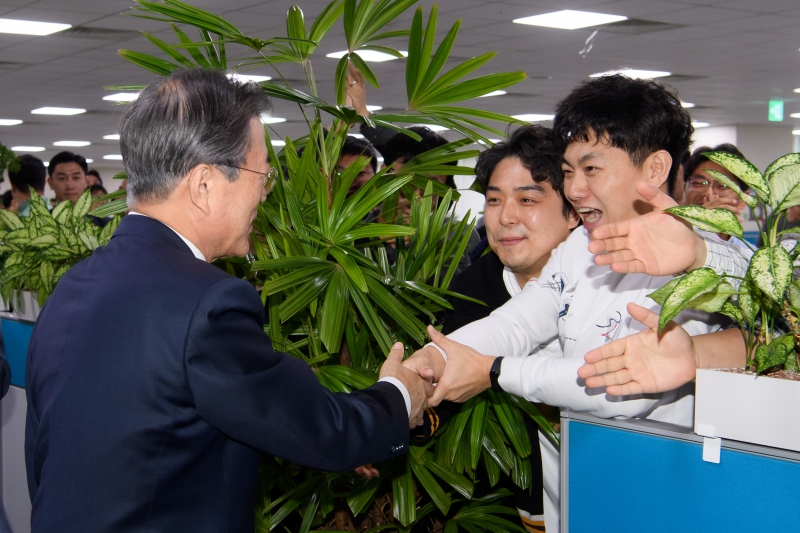 안사요 tweet media