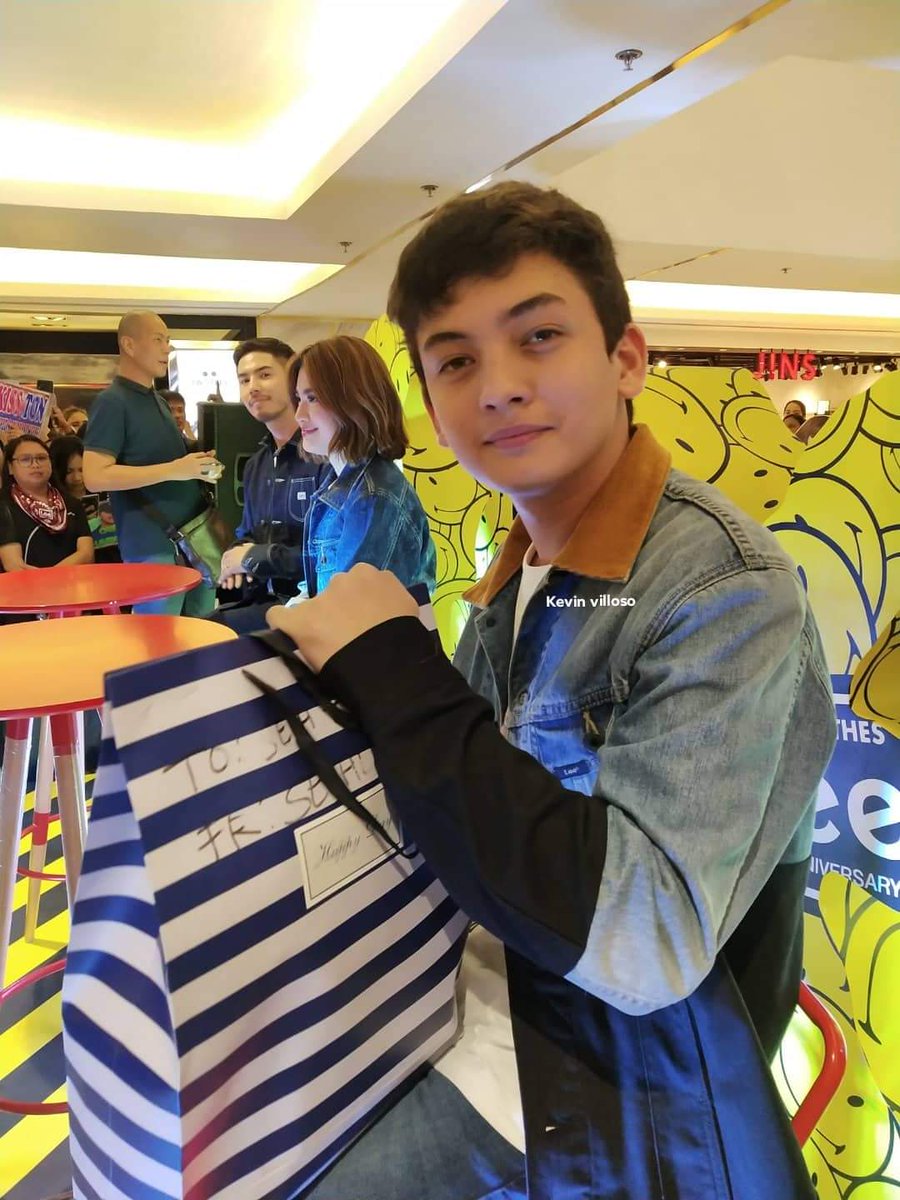 ILoveSethLie's tweet photo. Post ko lang ulit dahil pareho nyo ng natanggap yung gifts namin happy kami sobra dahil nagustuhan nyo di pa rin kayo nagbabago Humble as Always pa din We Love You both 😊😍❤️ @imsethfedelin @itsmeangelieofc https://t.co/eyhSXeNtXO