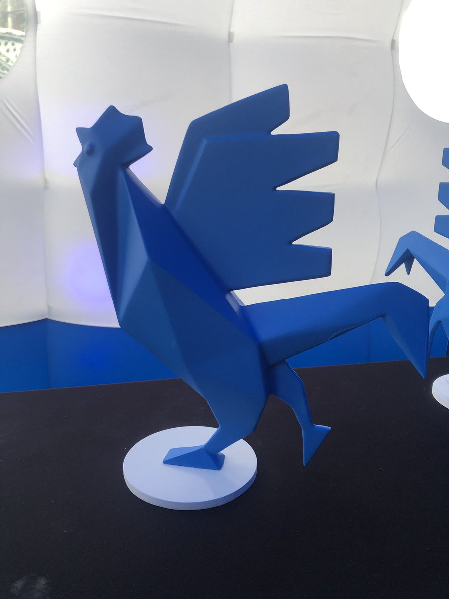 Fière de rappeler l’action de @bnpparibas qui accompagne les entreprises face aux enjeux d’innovation, transformation numérique et transition énergétique. Partenaires de #FrenchFabTour pour valoriser les PME ETI industrielles régionales et encourager les jeunes à y faire carrière