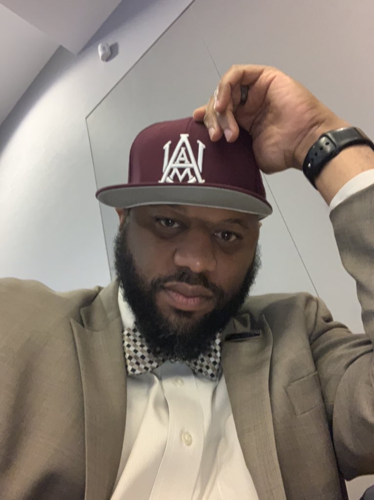 CQ_Consulting17's tweet photo. Reppin #HBCU at the District Principals meeting! #OBSA #KingsandQueens #BlackCounselor #Blackandeducated #knowledgeisking #knowledgeisqueen #criticalquestions #RealModel https://t.co/nWAtUqA0Yf