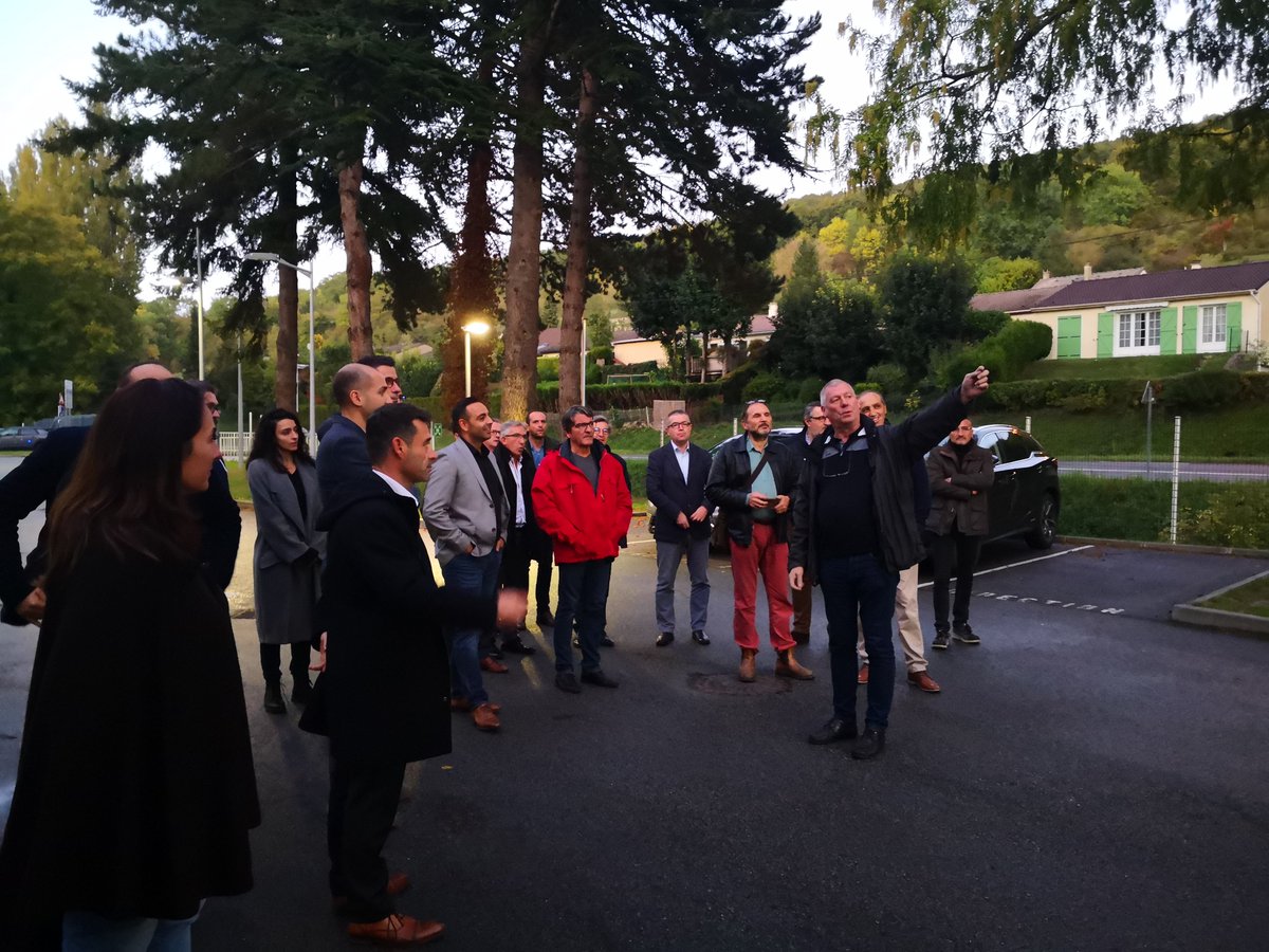 EurophaneSAS's tweet photo. L’équipe commerciale & marketing FR, UK, PT, DE s’est retrouvée pour un séminaire. L’occasion de visiter l’usine, découvrir les lignes d’assemblage #TechITsmart, #Europhane et #Novaday, la zone d’expérimentation de nos concepts intelligents #smartparking #wifi #smartlighting https://t.co/e6RYnScZ9Y