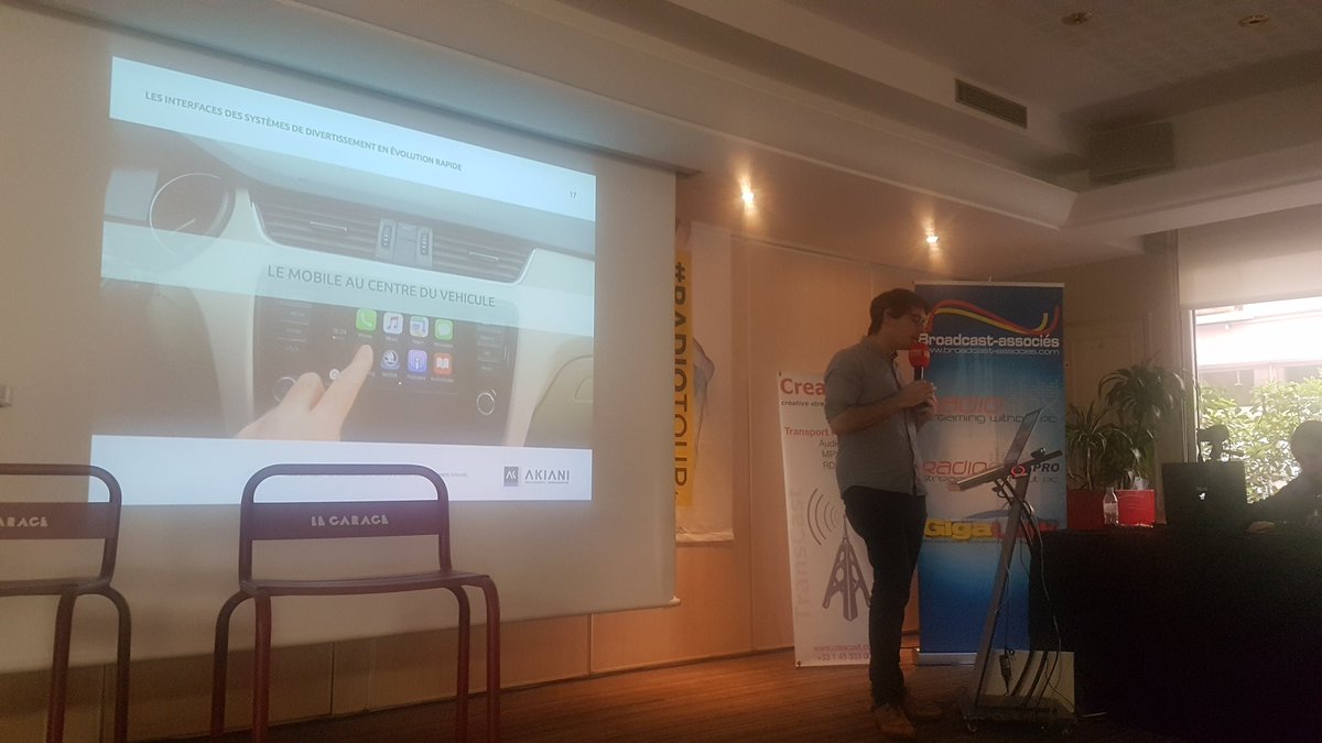 Radio_20's tweet photo. L'expérience centrée sur l'auditeur appliqué à la #radio en mobilité expliquée par Jean-Christophe Paris de @akiani #Pointsdecontact #Parcours #Continuité #TrèsInspirant #RadioTour https://t.co/bq3pvr4CNh