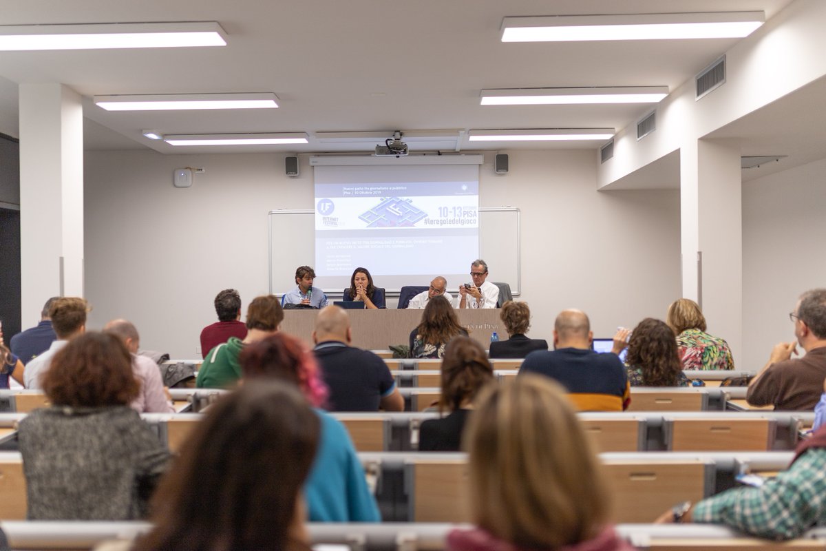 Internetfest's tweet photo. Tornare a far crescere il valore sociale del giornalismo è uno dei temi della giornata inaugurale di #IF2019. Si è parlato de #leregoledelgioco per un nuovo patto con il pubblico insieme a Carlo Sorrentino, @marcoprat e @srgspl @braccialer. 

#IF2019 è #DigitalFairPlay! https://t.co/zLmJ1qp0NJ