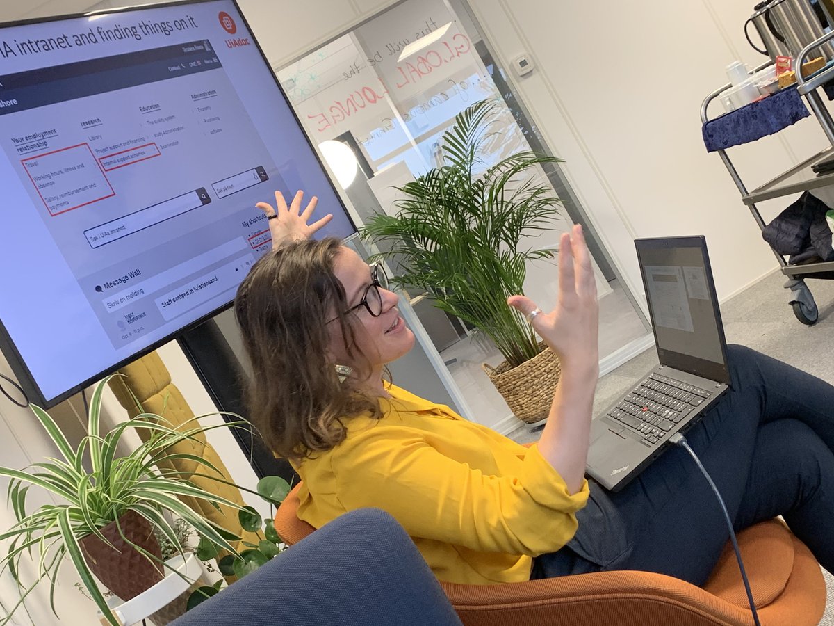 Suz the Prez, giving information to the newly hired PhDs at UiA #uiadoc