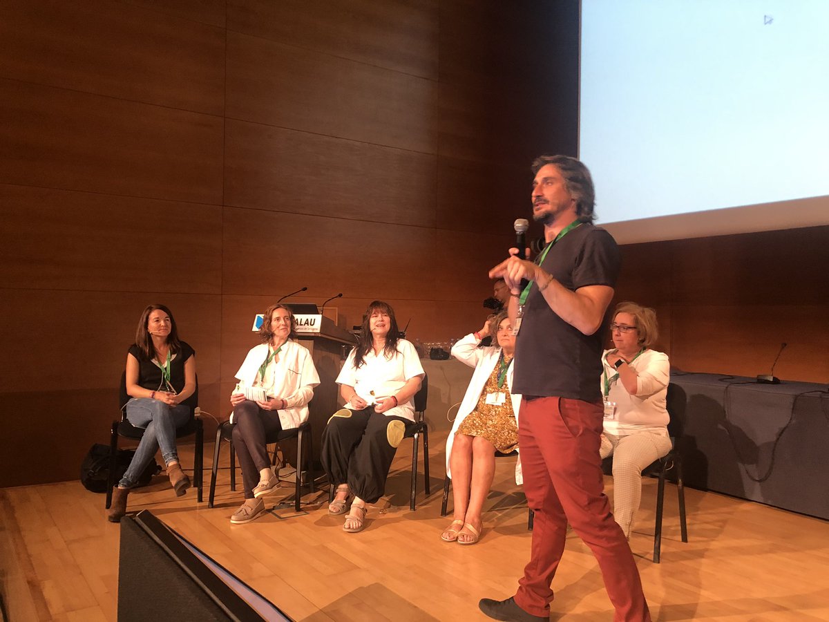 codita_tgn's tweet photo. Simplement genial, divertida i riallera el Teatre-Fòrum del David Fernández #coditacomunitaria2019 https://t.co/ggtMCSL38I