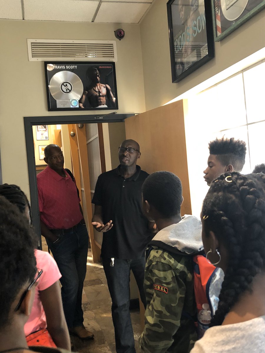 EGlazeOTV's tweet image. I want to personally thank @osmanbangs for showing @OptTheVizion a great time on 10/5/19 with our tour of @PatchwerkStudio. Thank you for taking to time to not only take our Vizionaries on a great tour of the #studio but also the great history of #patchwerkstudios