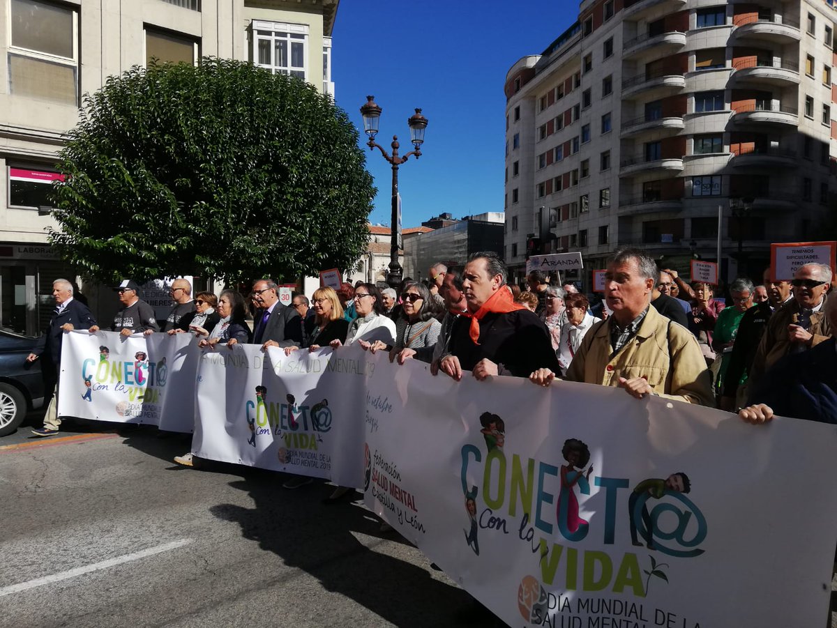 saludmentalleon's tweet image. Hoy, estamos en #Burgos para celebrar con nuestros compañeros de las asociaciones que formamos @saludmentalcyl  el #DiaMundialSaludMental 2019 en la región #ConectaconlaVida #PrevencionSuicidio @ASAMBURGOS