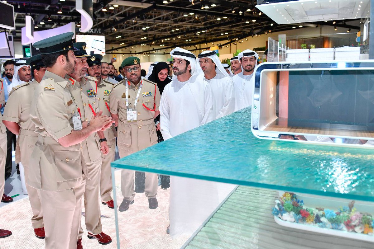 HamdanMohammed's tweet photo. زرت اليوم أجنحة مجموعة من دوائرنا ومؤسساتنا الحكومية المشاركة في معرض جيتكس... فريقي "فريق النجاح" يمضي وفق رؤية محمد بن راشد ويسابق الزمن في مسيرة التحوّل الرقمي.. ويقدم القدوة في الوصول بالخدمات الحكومية إلى أرفع مستويات الكفاءة بالتوظيف الأمثل للتكنولوجيا والحلول الذكية. https://t.co/GEex4aMAoP