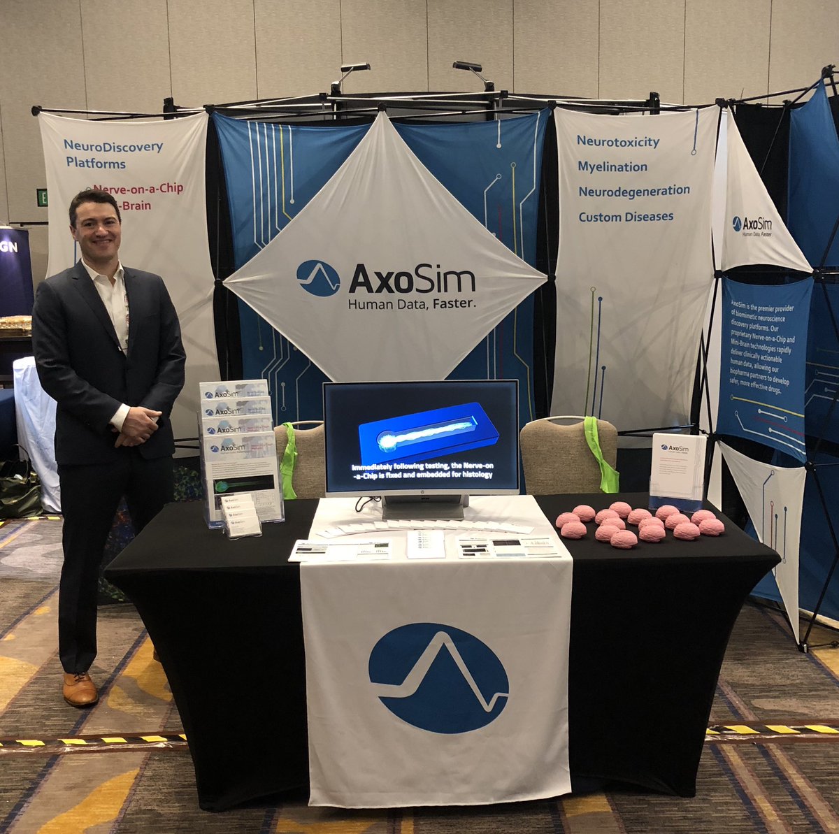 AxoSim is at #WorldADC2019 in San Diego! Stop by our booth to learn more about our #NerveOnAChip. 

#antibodydrugconjugates #ADC #microtubuleinhibitor @HansonWade