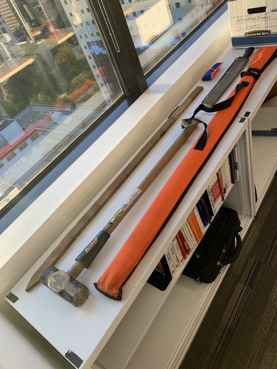 zak_toledo's tweet photo. I love how the morning light lands on the tools of the trade for our environmental scientists. #lifeatHDR #HDRoregon #weblazeourowntrail https://t.co/36CpyUHkfl
