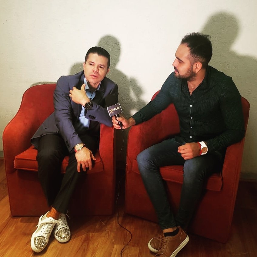 Chavagon's tweet photo. Entrevista Jorge Medina @j_medina37 @SoyGruperoMx @uriel_lazcano1 presentando su éxito #PorQueTúLlegaste de su nuevo disco #DirectoAlCorazón #PromoTourCDMX #JomerTalentosMexicanos #ChavagonMusic #PromoviendoArtistasAOtroNivel https://t.co/AVFWcssox1