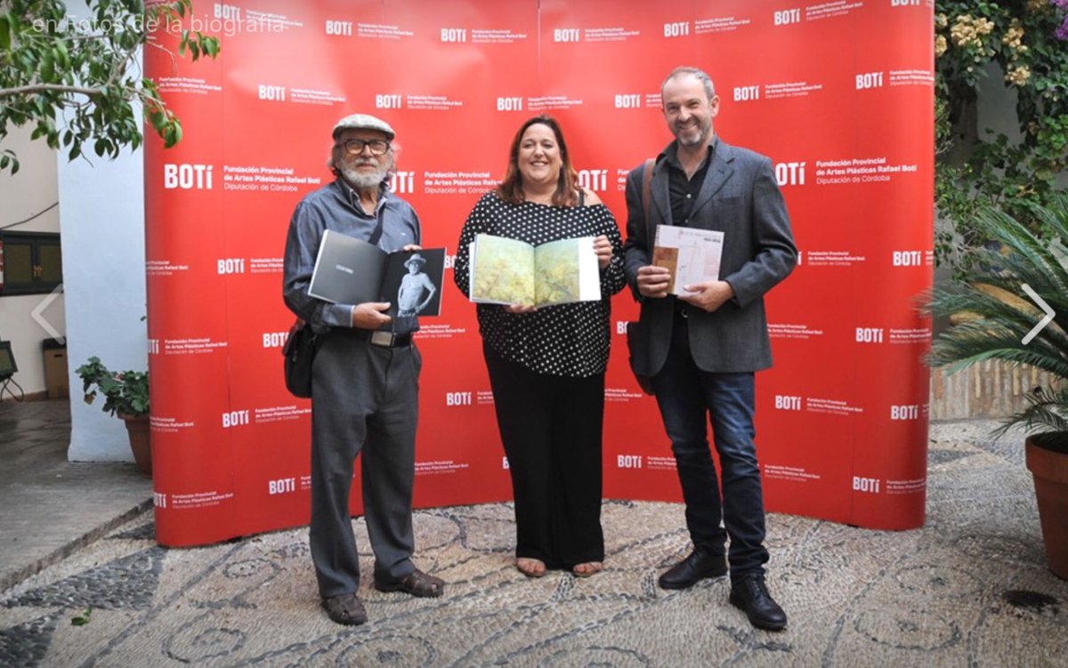 javierflores_av's tweet photo. Díscolo, poliedrico, entusiasta, siempre inclasificable. Presentado el catálogo de Paco Ariza, de la exposición “El hombre que quiso volar”. https://t.co/lNkNEOaOyt