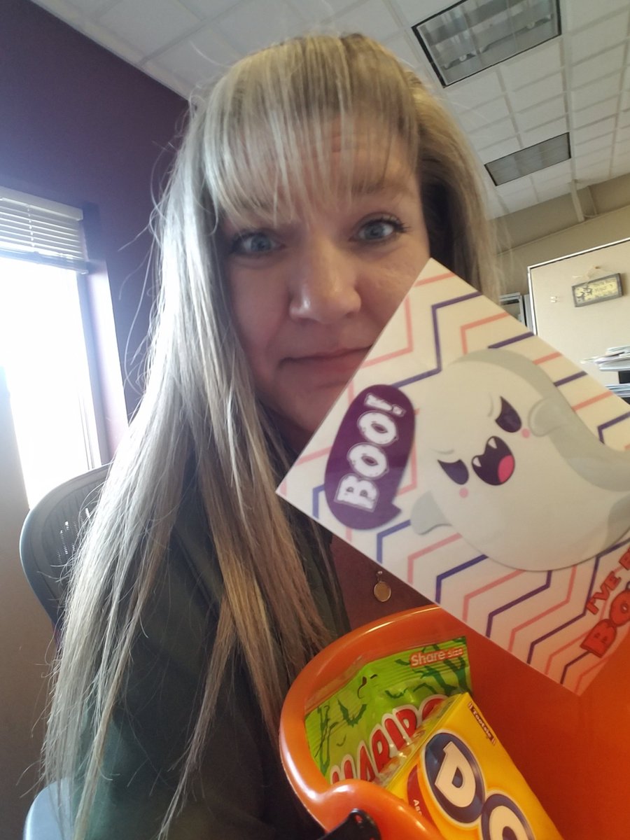 fcaflooring's tweet photo. 💀Mr. Bones was going to eat all this candy 🍭 but then he realized he doesn't have the 🍬 stomach for it. #FCAwesome https://t.co/Hq5meuYCdN