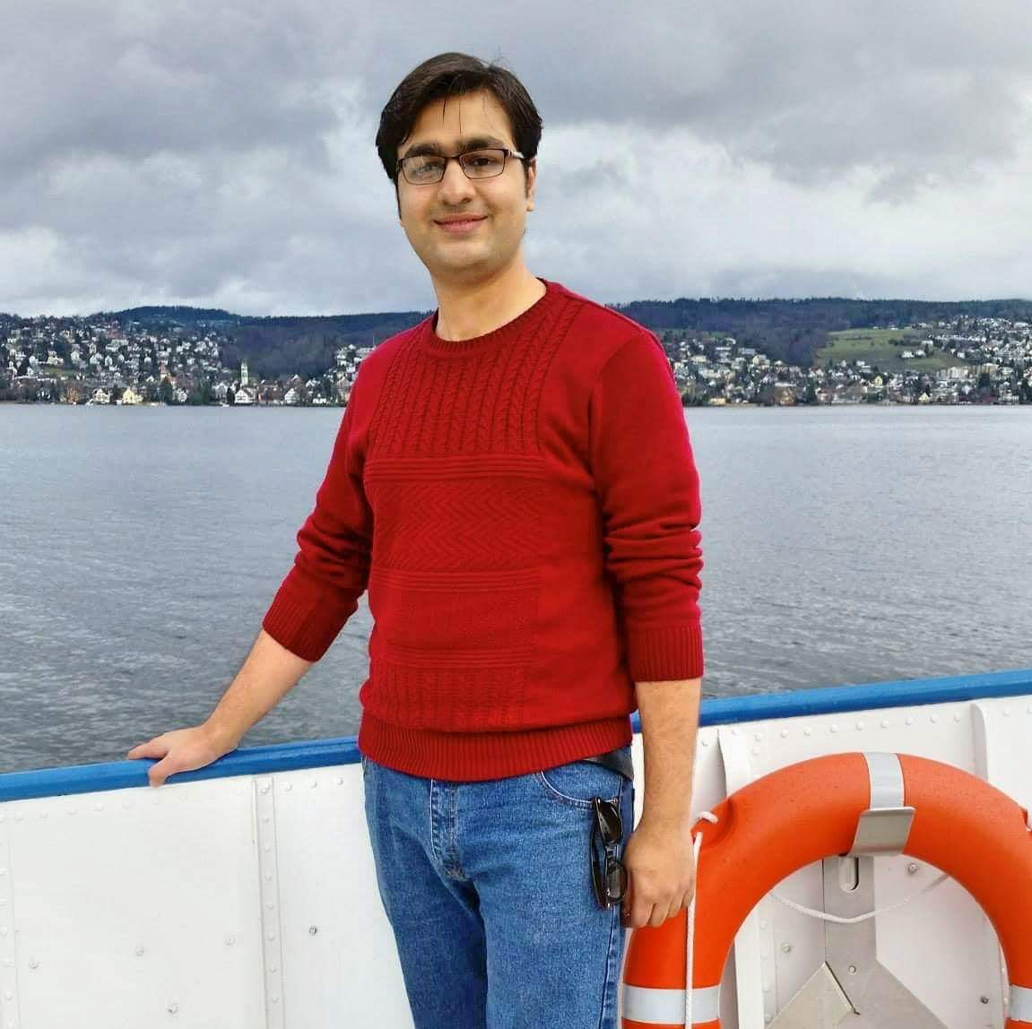 TalalRa93880473's tweet photo. Congratulations Arsalan Zahid Khan, My elder brother, on passing CSS 2k19 written examination. Thats surely a proud moment for me and my family ๐
#ICEPnetwork #CSSMentor #CSS2k19 https://t.co/bQSxVzIcrC