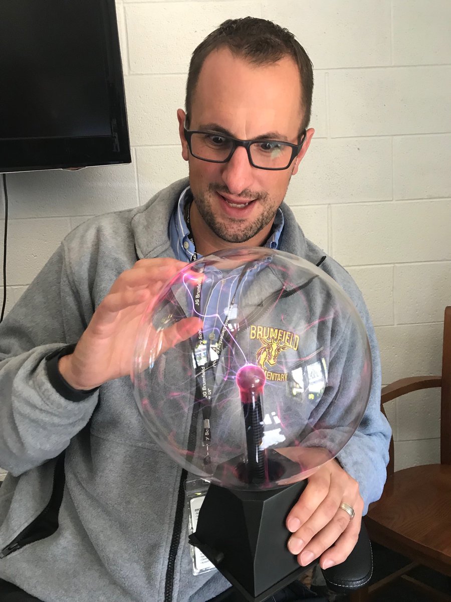 robin_verity's tweet photo. It’s alive!  Brain break “tool” ⁦@JGB_Giraffes⁩ https://t.co/tORUz3xJdO