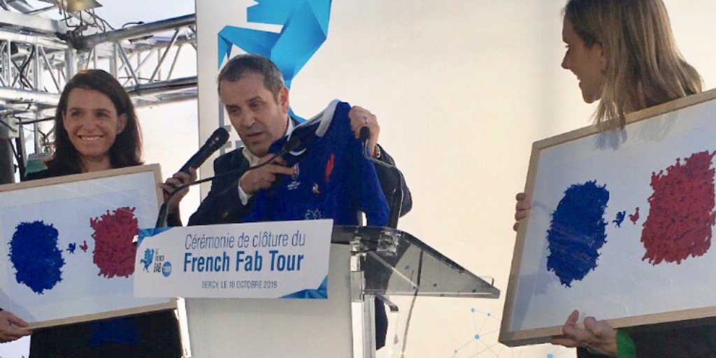 Les deux premiers trophées de cette cérémonie de clôture du #FrenchFabTour reviennent à <a href="/AgnesRunacher/">Agnès Pannier-Runacher 🇫🇷🇪🇺</a> et à  <a href="/C_MORANCAIS/">Christelle MORANÇAIS</a> qui s’engagent à développer ENSEMBLE l’industrie de demain 🚀💪 #FrenchFab 🇫🇷🏆