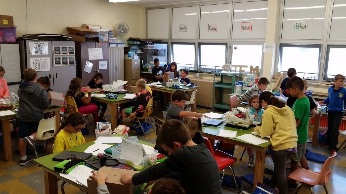 Insulated container build day 1(room 205).  Brainstorming different ways a container could be designed and built.  STEM 4 designing an insulated shipping container that will keep the product safe and fresh.