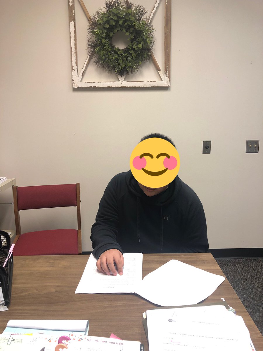 suncruiser08's tweet photo. 8th graders are happily working on 4 year plans #thefuture #crossingthecreek #endorsements #futurechef @JhMoorhead https://t.co/qI218Dfo3D