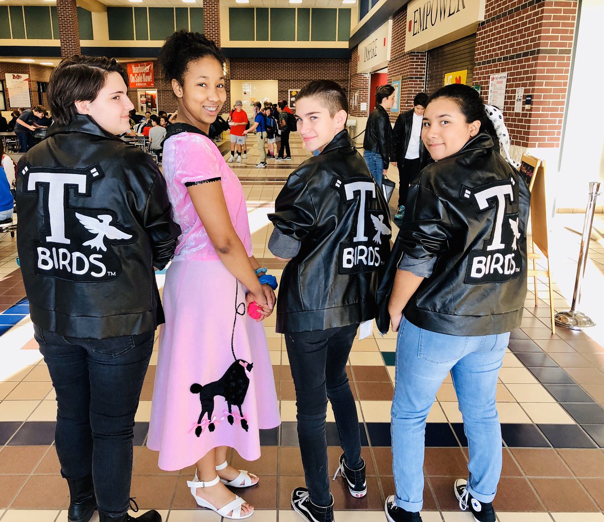 BerryMiller_JH's tweet photo. Bobcat Spirit Week is strong in the universe. Day 4: #ThrowbackThursday ✌🏼#BobcatPride #SpiritWeek #WeArePearlandISD https://t.co/aSYOp48d9d