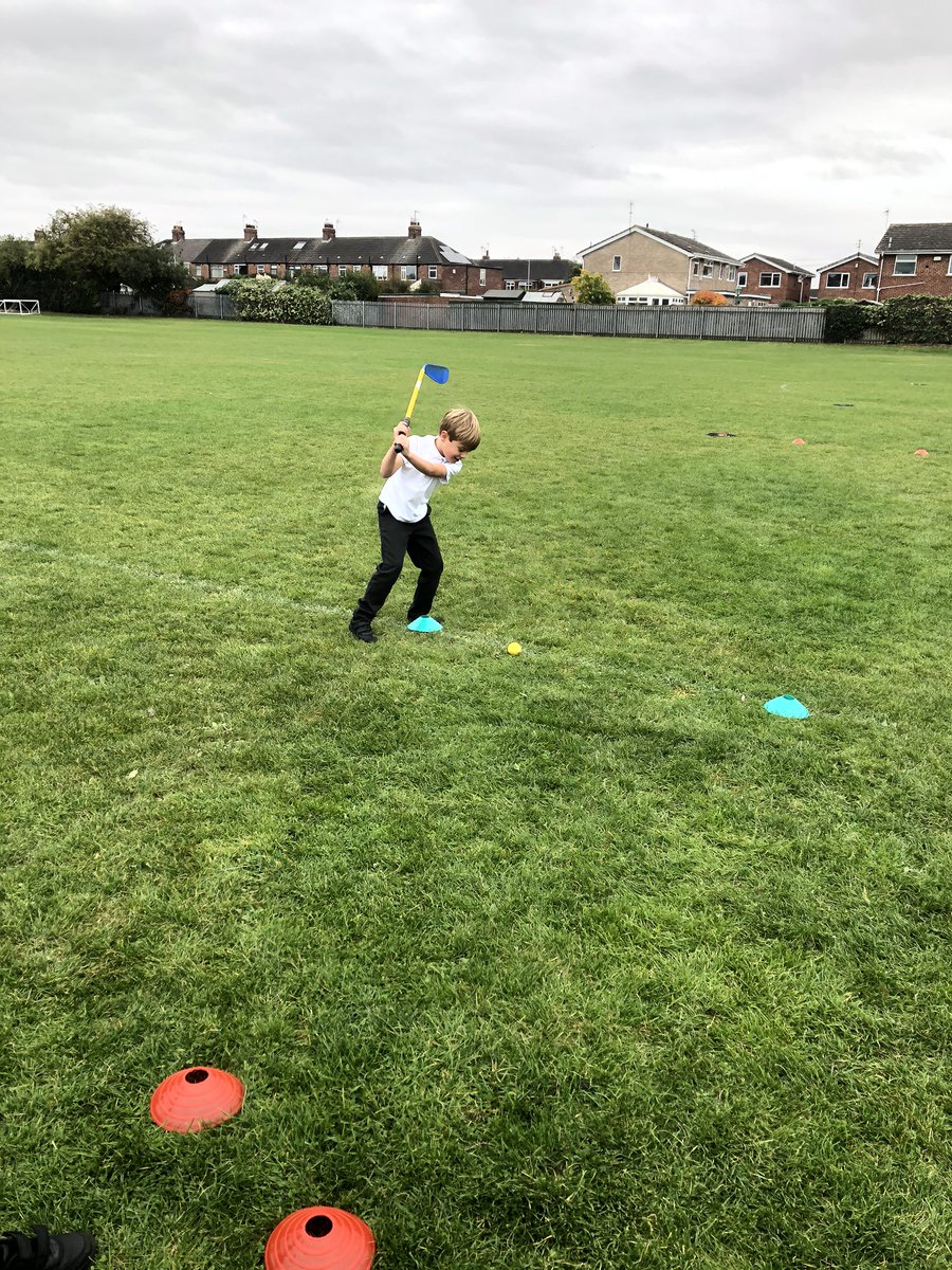 Back again this time with year 3,4 &amp; 5 at <a href="/BPSHull/">Bricknell Primary</a> 

Another great night with <a href="/Jameswoodhead1/">James Woodhead PGA</a> <a href="/LJBell_Golf/">Luke James Bell</a> working putting and full shots. #bps #wideropportunity