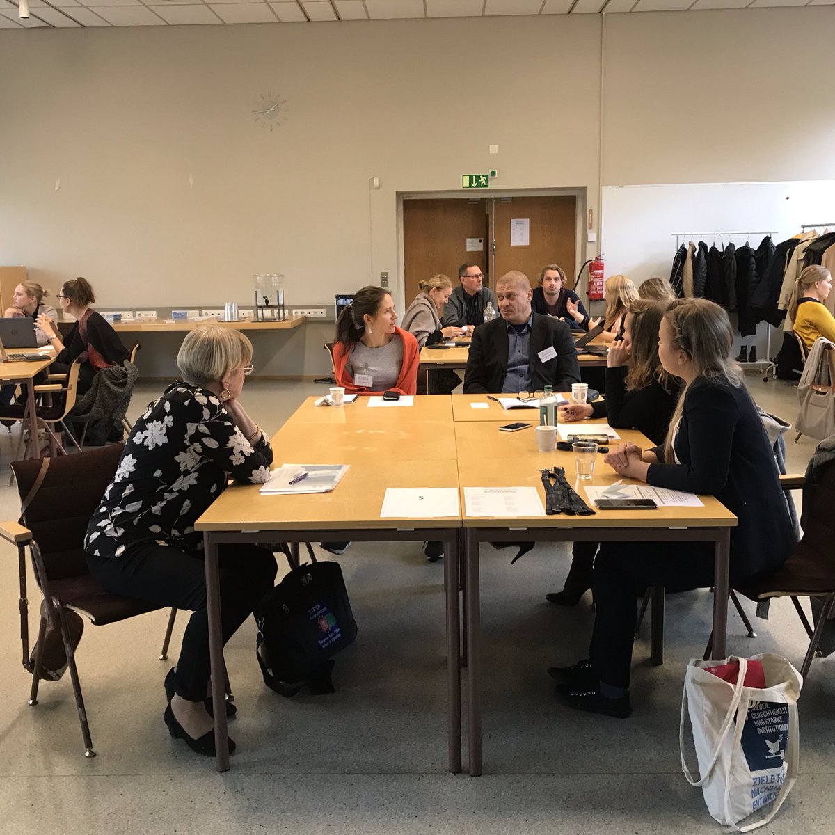 WiderSecurity's tweet photo. Turvallisuuspoliittisen akatemian #wiseacademy ensimmÀinen pÀivÀ takana. Paljon mielenkiintoisia keskusteluja kokonaisvaltaisesta kriisinhallinnasta sekÀ lasten, nuorten ja naisten roolista rauhanrakentamisessa ja kriisinhallinnassa. Huomenna jatketaan! https://t.co/tNQygcPzT4