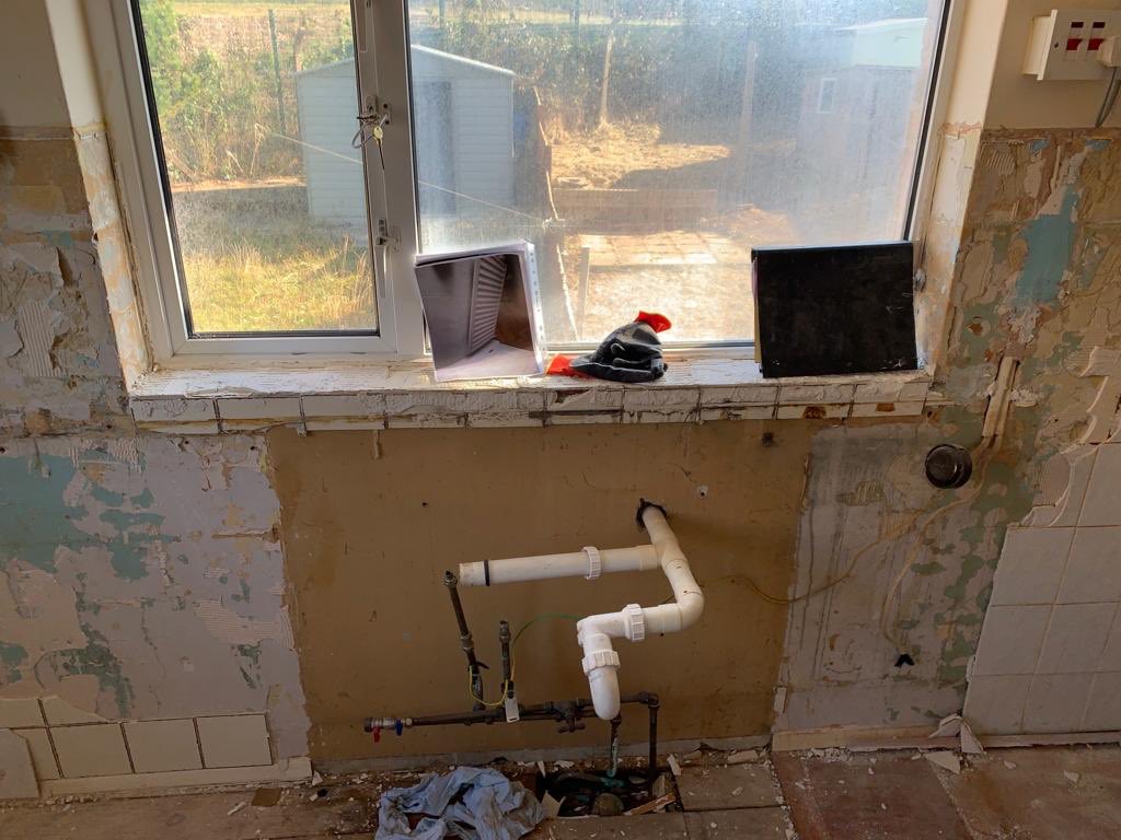 LeeSullivanLtd's tweet photo. Kitchen and bathroom rip out and new installation completed for client with tiling,  flooring , and re decoration https://t.co/yw46z3TppY