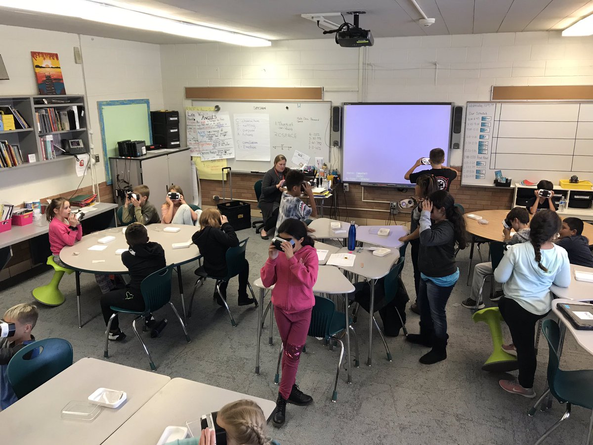 Can’t make it to #Jamestown or other #colonies on the East Coast? Using Google Expeditions and @clpeck00 , the 4/5 classes were able to see Jamestown. #communitycenteredlearning #socialstudies #historyiscool <a href="/WilmoreDavis/">WilmoreDavis</a> <a href="/JeffcoSchoolsCo/">Jeffco Public Schools</a> @COJasonGlass @historyisfunorg