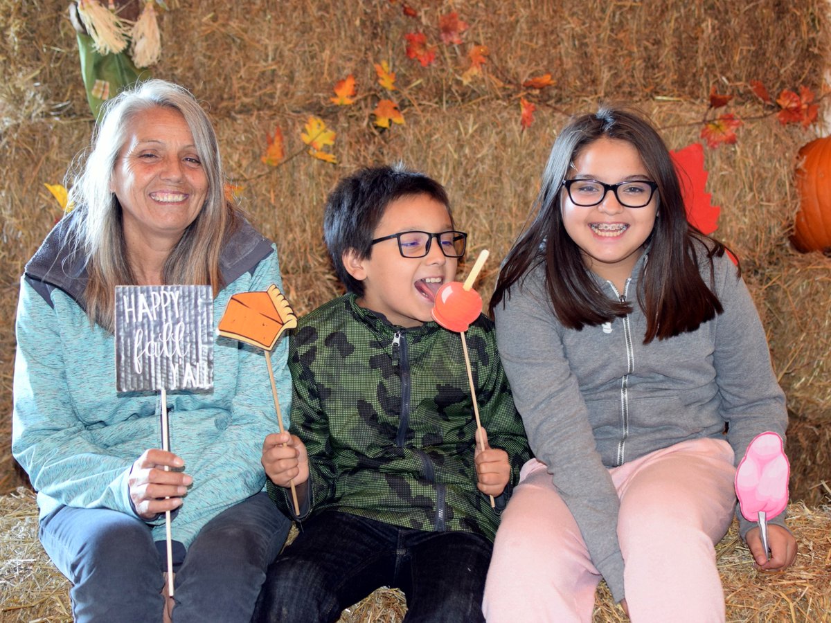 sntourism's tweet photo. Just 9 days left until the Fall Carnival put on by @SN_Dev_Corp at @chiefswoodpark  on Saturday October 19th at 11am - 4pm! All donations to go towards the Six Nations Food bank - So come out for a good cause and good fun for the whole family! 

#SeeSixNations #FallCarnival https://t.co/st9n6amR57