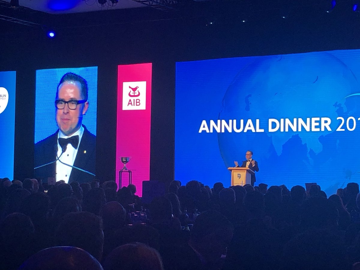 fionnansheahan's tweet photo. Alan Joyce, CEO of Qantas, speaking at #dubcham Dublin Chamber tonight. Tremendously engaging #localboydonegood https://t.co/syiTdXPf31