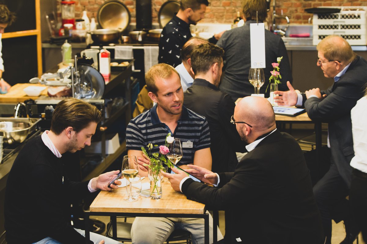 Op #InspireHome stonden inspiratie, informatie en innovatie wederom centraal. Architecten en deelnemende partners vonden mekaar via boeiende speeddate sessies. Dank aan alle aanwezigen voor de interactieve middag!
#inspiring #interiors #architecture #trends #innovation