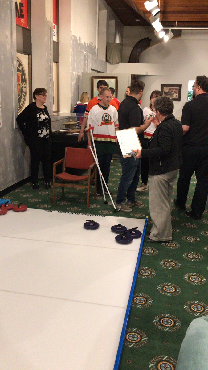 Manhalt21's tweet photo. @SaskSportsHF Curling for the win! #teamgreen https://t.co/7IwfZSyCbc