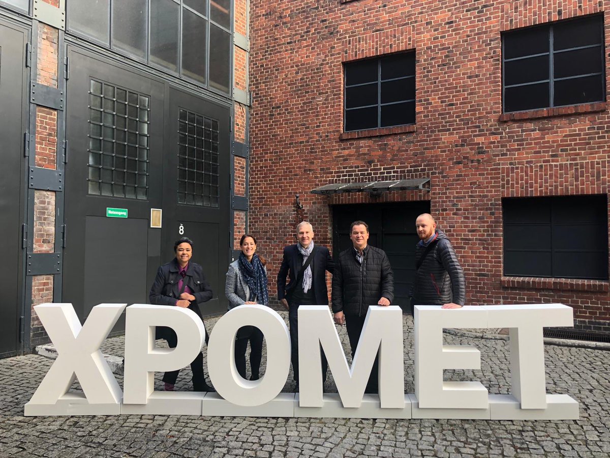 Rup_Nic's tweet photo. Cooler Start @XPOMET mit dem @uniklinik_hd #medizintechnik Team @nickisnpdx #xpomet https://t.co/jPuIFbWE3t