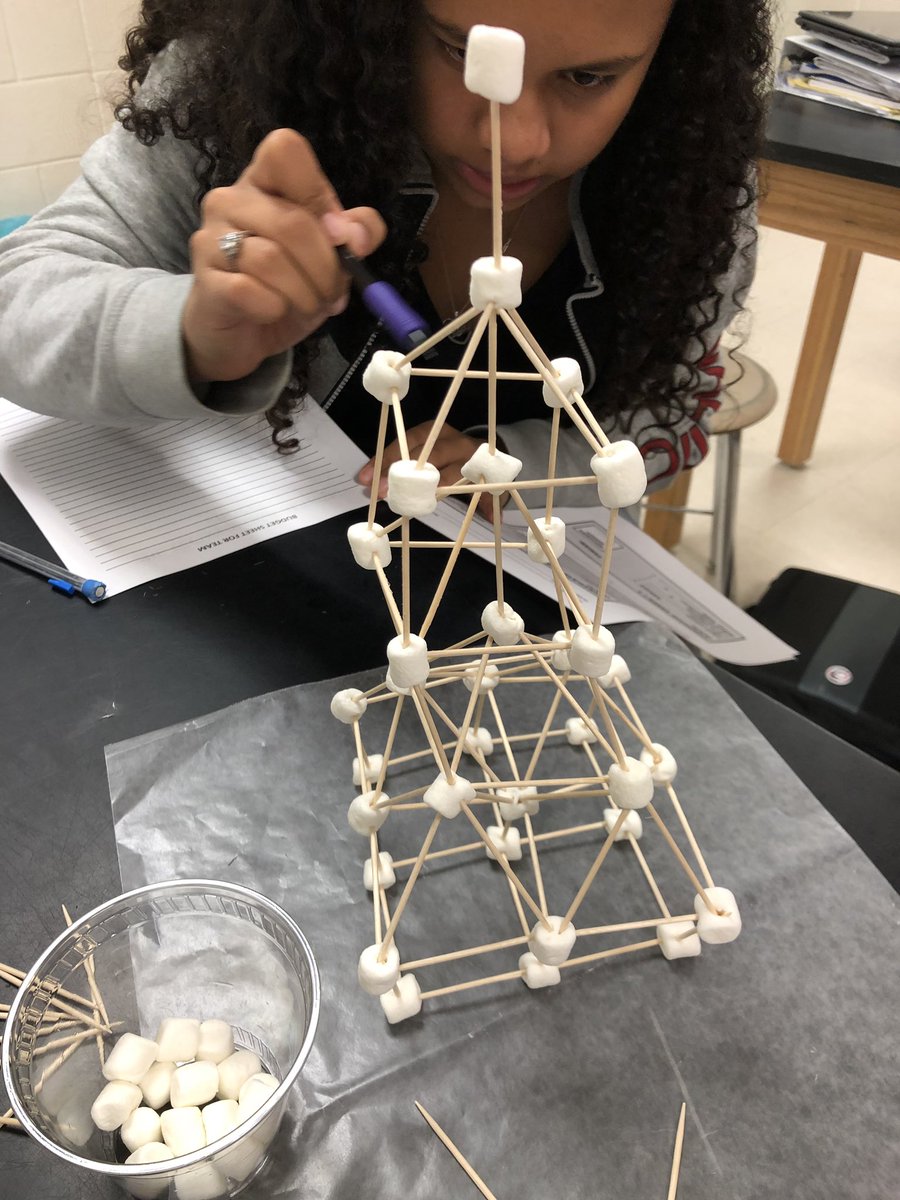 bhooks24's tweet image. Designing models to minimize damage from plate movement in 8th grade science. #LeadHCS #STEM #LMSLions