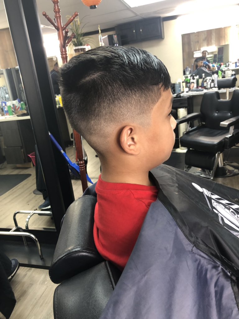 ZutadoH's tweet photo. It’s be a while since I posted sorry #twitterFam #Blacktwitter @Barbershopconne @AndisCompany https://t.co/t8zSie8giM
